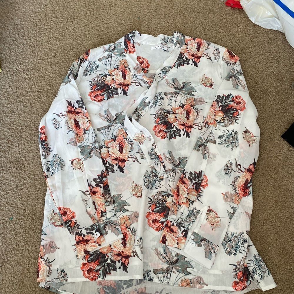 Womens White Floral Acevog Dress Blouse